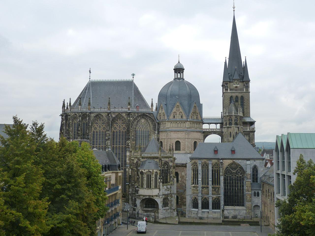 visit aachen cathedral