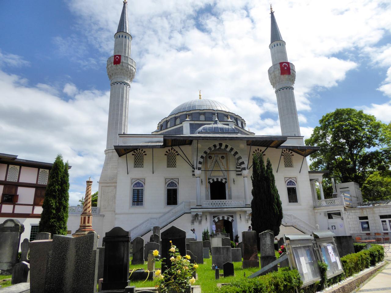 Berlin Sehitlik Camii Religiana