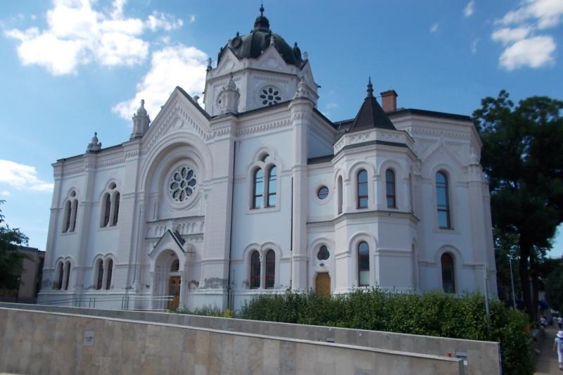 File:Sinagoga de Budapest.jpg - Wikimedia Commons