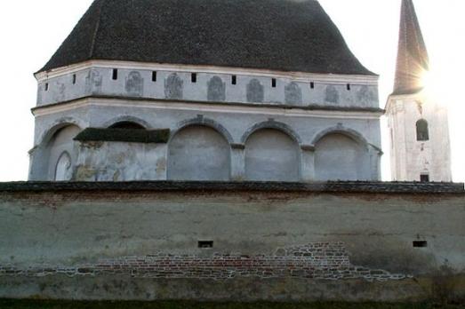 Cloaşterf Fortified Church