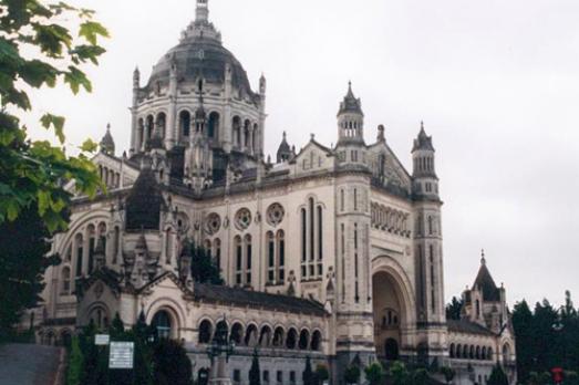 Sainte-Thérèse de l'Enfant Jésus Basilica, Lisieux