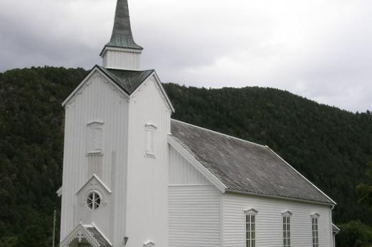 Vågstranda Church