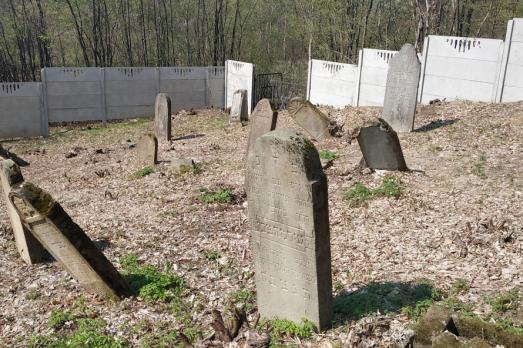 Kuzmyno Jewish Cemetery