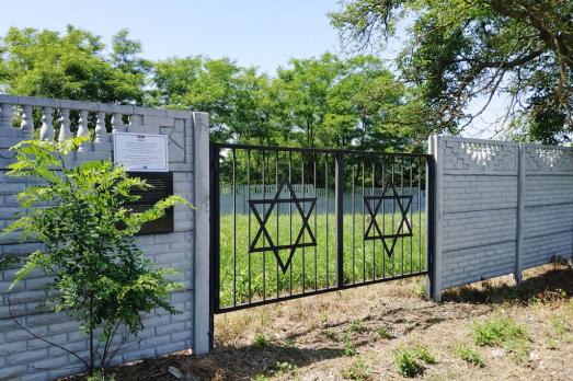 Hecha Jewish Cemetery