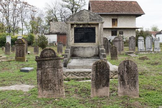Ratkovo Jewish Cemetery