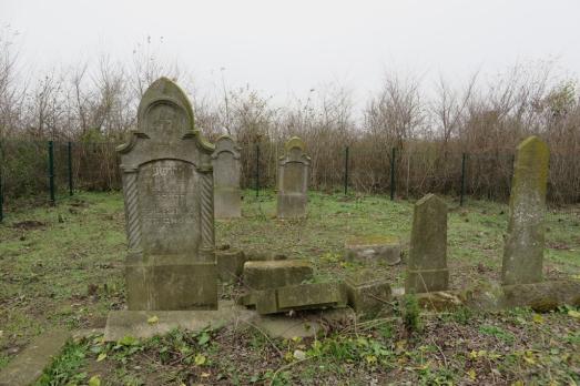 Srpski Krstur Jewish Cemetery