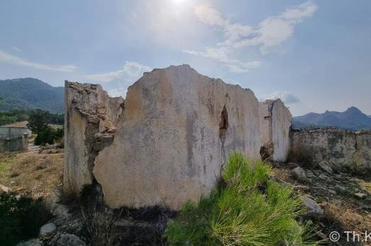 Flamoudi Agios Ioannis Theologos Cemetery Chapel