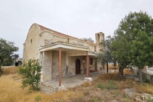 Mousoulita Apostolos Loukas Church