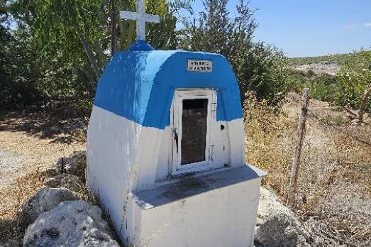 Agia Pavla kai Agia Foteini Shrine