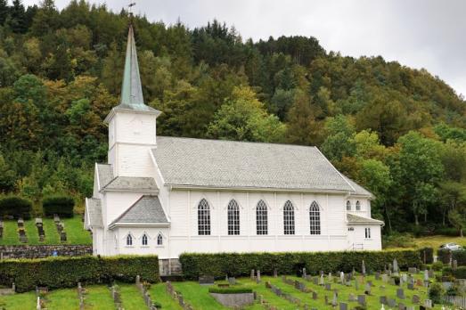 Sør-Vågsøy Church