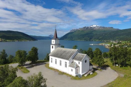 Lavangen Church