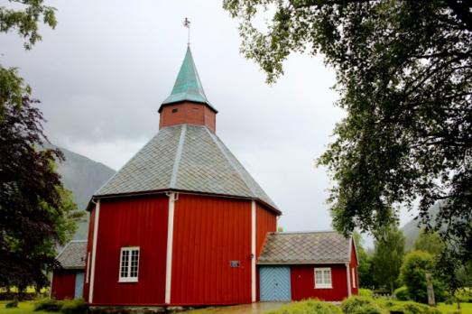 Ålvundeid Church