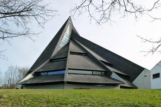 Motorway Church in Windach