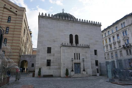 Hősök Temple in Budapest