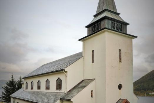 Nord-Vågsøy Church