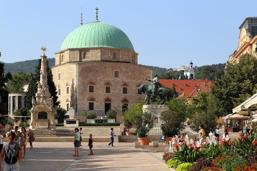 Mosque of Pasha Qasim