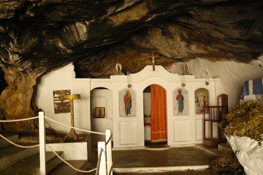 Agios Tomas in Milatos Cave