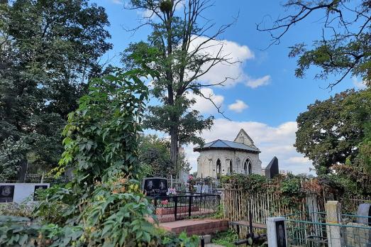 Catholic cemetery and tomb of the Oganowici family, Chisinau