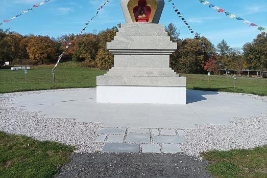 Enlightment Stupa, Tenovice